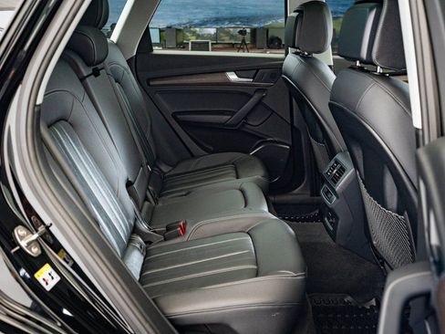 Certified 2025 Audi Q5 2.0T Premium w/ Convenience Plus Package image 34