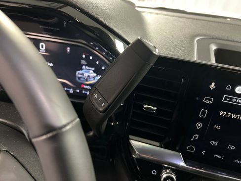 Used 2025 GMC Sierra 2500 SLT w/ SLT Premium Package image 20