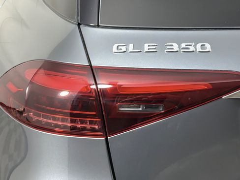 Used 2024 Mercedes-Benz GLE 350 4MATIC w/ Driver Assistance Package image 27
