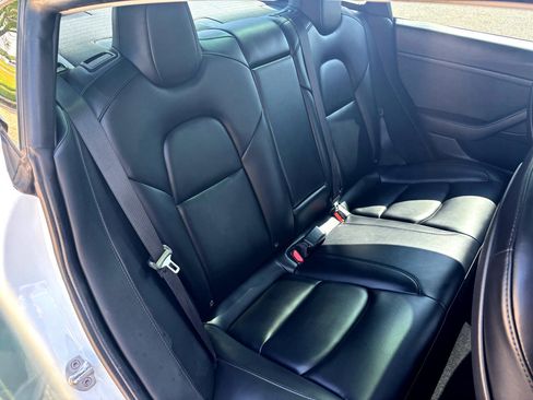 Used 2021 Tesla Model 3 Performance image 13