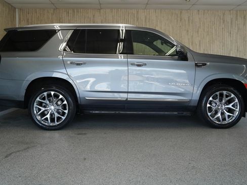 Used 2021 GMC Yukon SLT w/ SLT Luxury Package AWD/4WD image 6