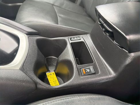 Used 2014 Nissan Rogue SL w/ SL Premium Package image 31