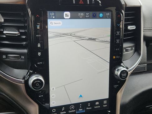 Used 2024 RAM 2500 Laramie image 16