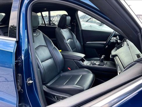 Used 2019 Cadillac XT4 Premium Luxury w/ Technology Package AWD/4WD image 9
