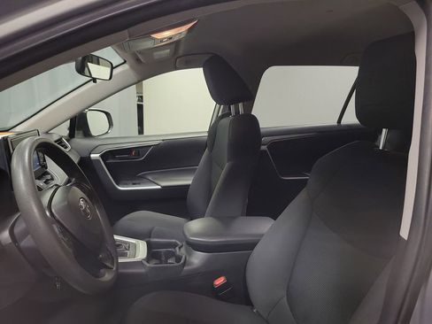 Used 2019 Toyota RAV4 LE w/ Carpet Mat Package AWD/4WD image 12