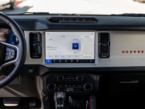 New 2025 Ford Bronco Heritage Edition image 18