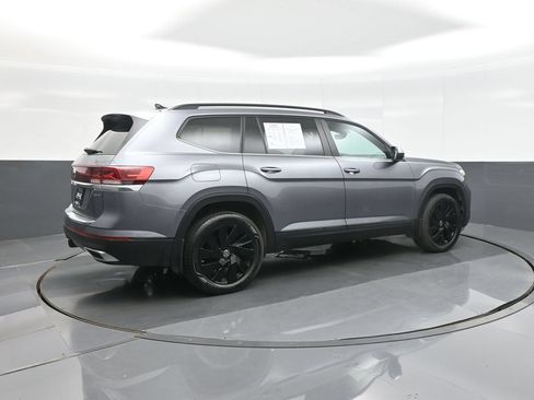 Used 2024 Volkswagen Atlas SE AWD/4WD image 7
