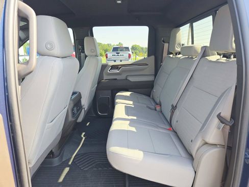 Used 2022 Chevrolet Silverado 1500 RST w/ Convenience Package II AWD/4WD image 13