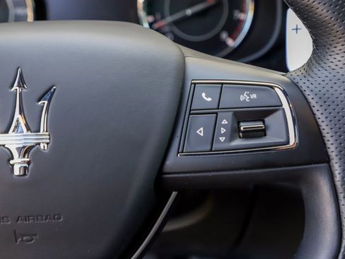 Used 2022 Maserati Quattroporte Modena Q4 AWD/4WD image 34