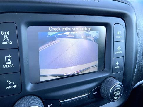 Used 2015 Jeep Renegade Latitude image 27