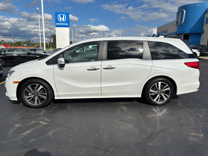 Certified 2023 Honda Odyssey Touring image 1