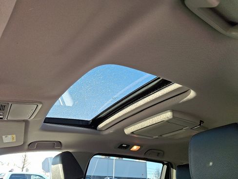 Certified 2023 Honda Odyssey Touring image 16