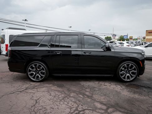 Used 2026 Chevrolet Suburban RST w/ RST Capability Package AWD/4WD image 7