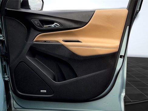 Used 2022 Chevrolet Equinox Premier image 24