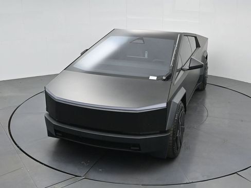 Used 2024 Tesla Cybertruck AWD Crew Cab image 49