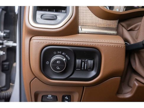 Used 2020 RAM 1500 Limited image 10