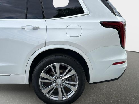 Used 2024 Cadillac XT6 Premium Luxury AWD/4WD image 18