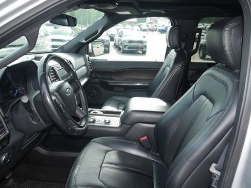 Used 2019 Ford Expedition Limited w/ Equipment Group 301A AWD/4WD image 3