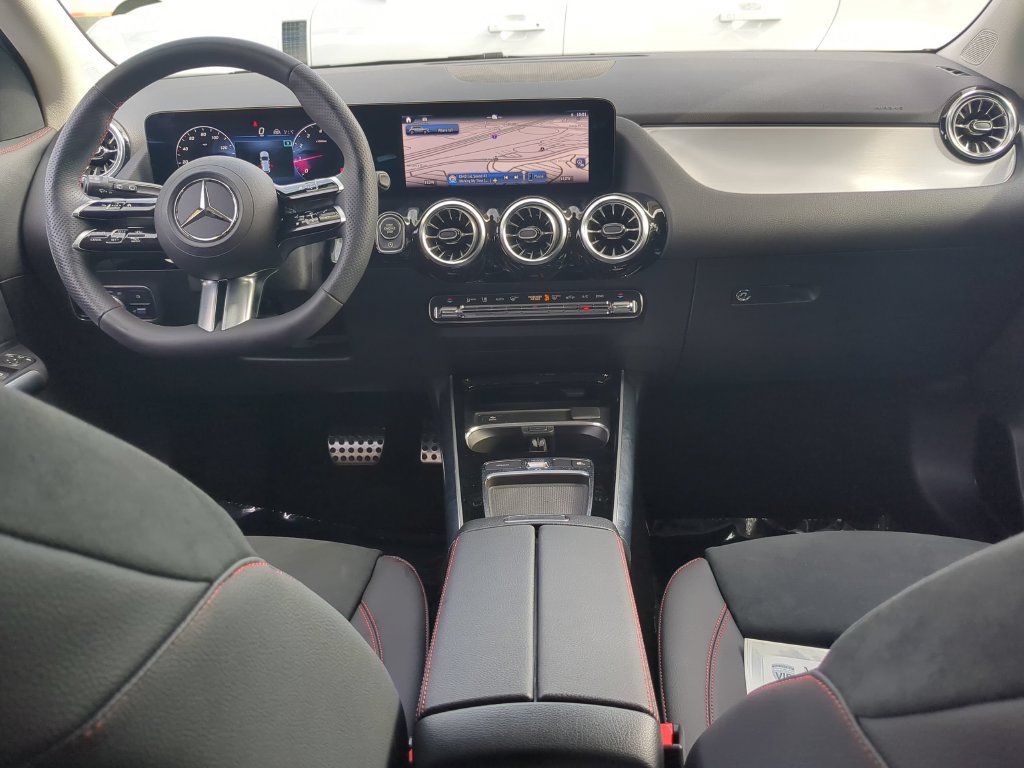 Certified 2024 Mercedes-Benz GLA 250 4MATIC image 2