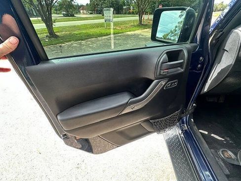 Used 2013 Jeep Wrangler Unlimited Sport AWD/4WD image 10
