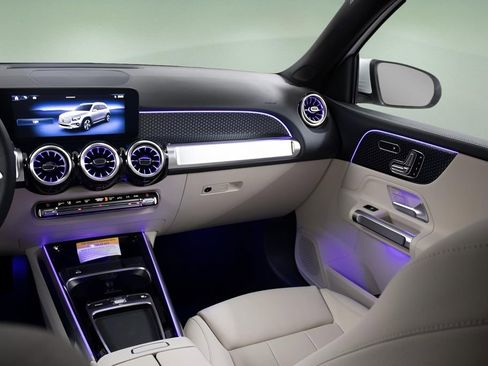 Used 2025 Mercedes-Benz GLB 250 image 28