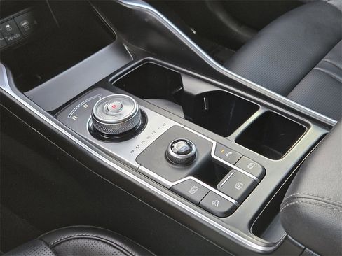 Certified 2025 Kia Sorento EX w/ EX Panoramic Sunroof Package image 9