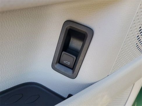 New 2025 Volkswagen ID. Buzz 1st Edition image 25