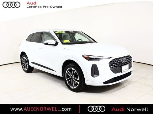 Certified 2025 Audi Q5 Premium w/ Convenience Package AWD/4WD image 1