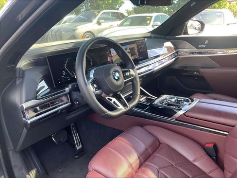Used 2025 BMW 740i 740i w/ Premium Package image 16