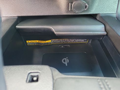 Used 2019 Toyota Avalon XSE image 13