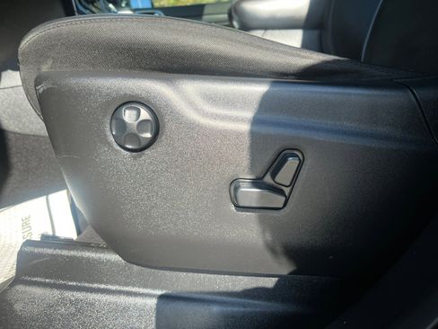 Used 2019 Jeep Grand Cherokee Altitude image 14