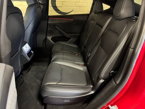 Used 2026 Tesla Model Y Long Range AWD/4WD image 18