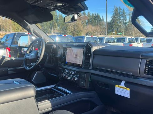 Used 2025 Ford F350 Platinum w/ Tremor Off-Road Package image 18