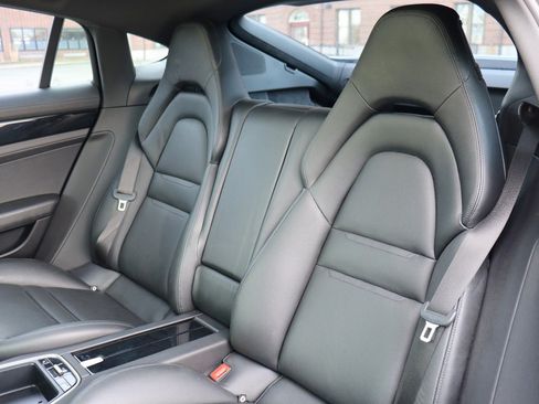 Used 2018 Porsche Panamera 4 w/ Premium Package Plus AWD/4WD image 16