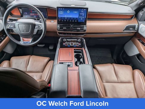Certified 2024 Lincoln Navigator Reserve AWD/4WD image 10