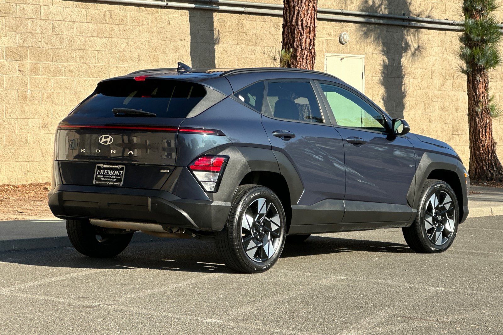 Used 2025 Hyundai Kona SEL AWD/4WD image 3