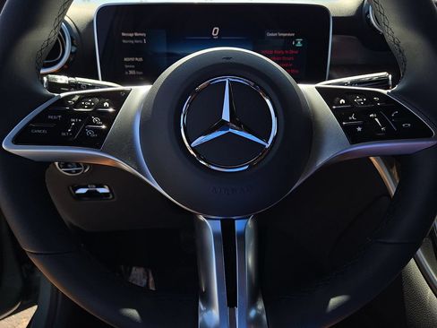 New 2026 Mercedes-Benz GLC 300 image 25