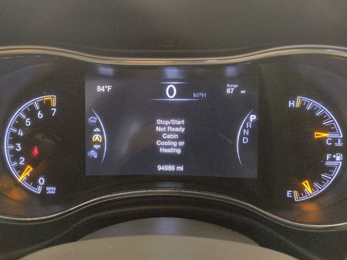 Used 2018 Jeep Grand Cherokee Laredo AWD/4WD image 23