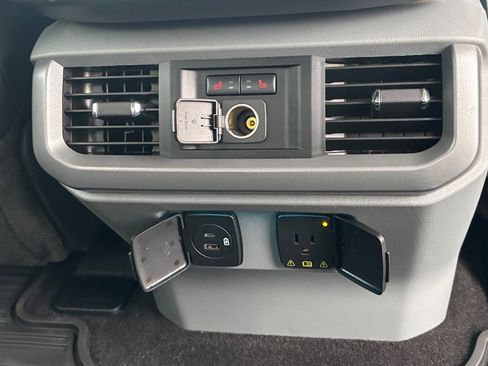 Certified 2022 Ford F150 Lariat w/ Equipment Group 502A High image 24