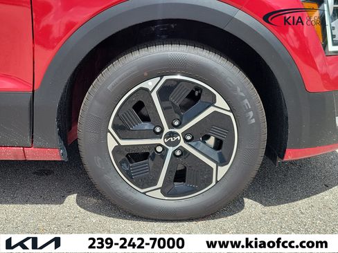 New 2026 Kia Niro EX FWD image 7