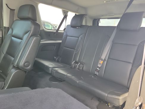 Used 2020 Chevrolet Suburban LT AWD/4WD image 19