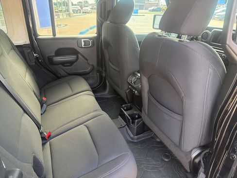 Used 2018 Jeep Wrangler Unlimited Sport S AWD/4WD image 37