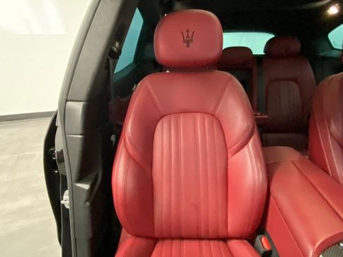 Used 2018 Maserati Levante GranLusso image 24