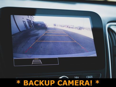 Used 2022 Chevrolet Malibu LT FWD image 3