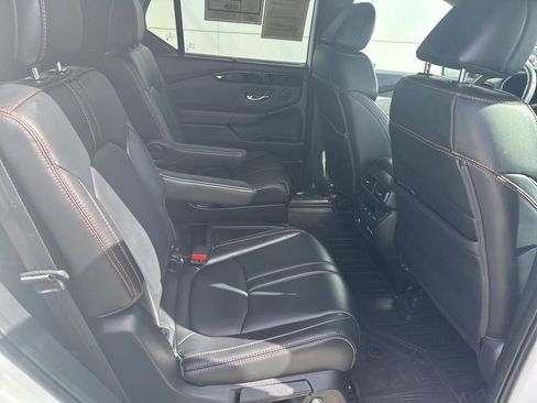 Used 2023 Honda Pilot TrailSport image 30