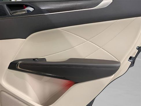 Used 2017 Lincoln MKC Reserve w/ Lincoln MKC Climate Package image 13