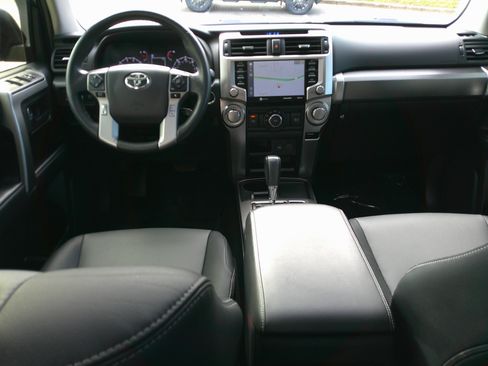 Used 2022 Toyota 4Runner SR5 Premium image 31