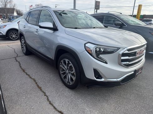 Used 2019 GMC Terrain SLT w/ Preferred Package image 2
