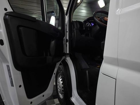 Used 2024 RAM ProMaster 2500 image 27