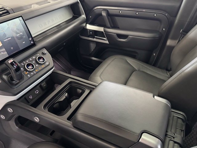 New 2024 Land Rover Defender 110 SE AWD/4WD image 17